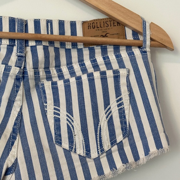 Hollister Short Shorts - Picture 5 of 5